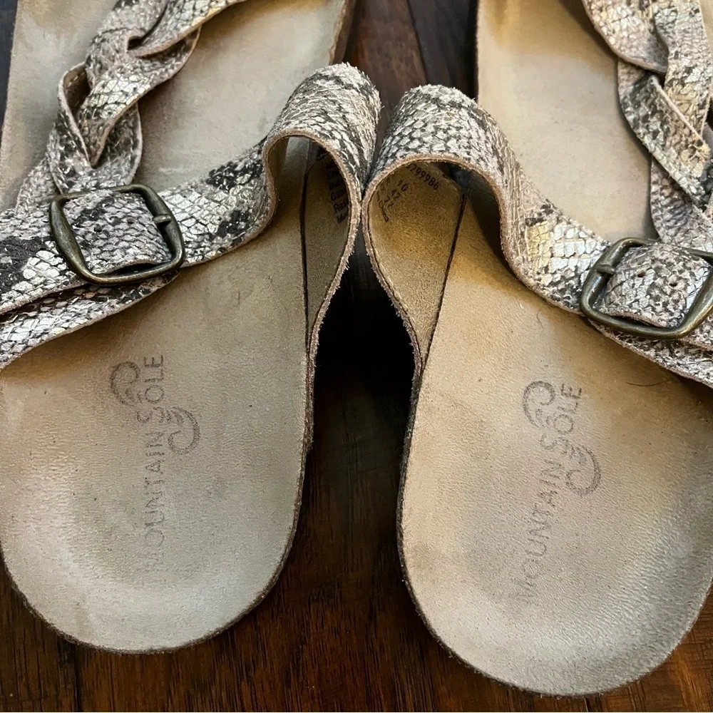 Mountain Sole Snakeskin Pattern Braided Footbed Sandals Size 10